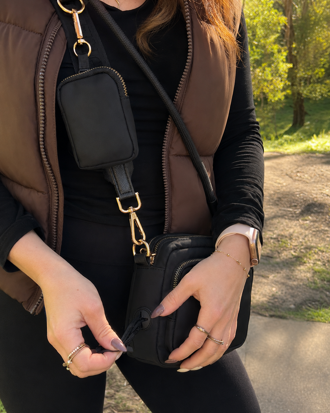 Waste bag dispenser in The Elliot Bag